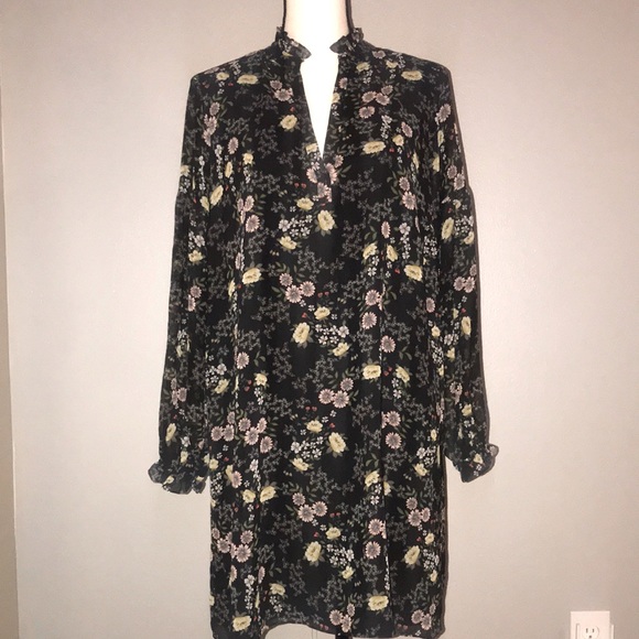 1. State Tops - 1. STATE Gorgeous Lined Floral Tunic.